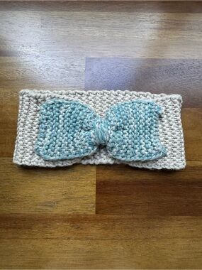 Francesca's Beige Bow Crochet Headband One Size